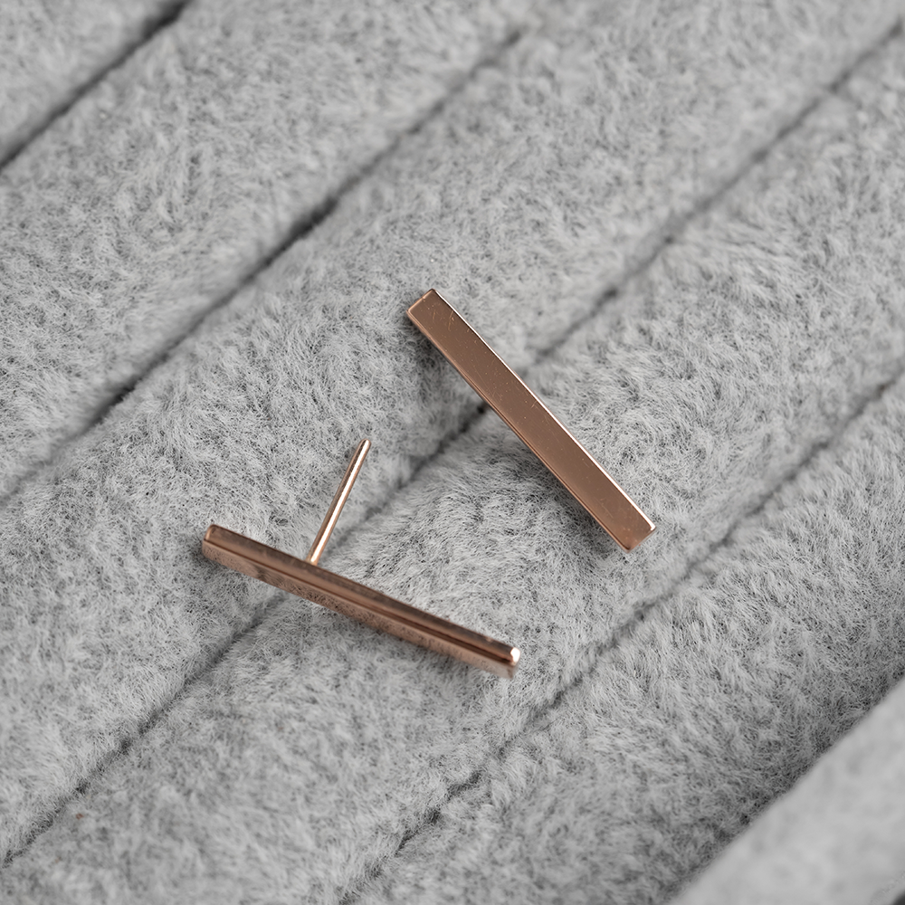 Cercei Bar studs aur rose